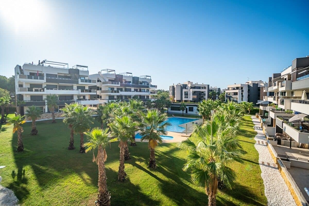 Ático de 2 Dormitorios en Lomas de Cabo Roig, Orihuela Costa - 4