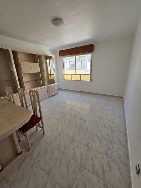 Apartamento de 3 Dormitorios en Playa del Cura, Torrevieja