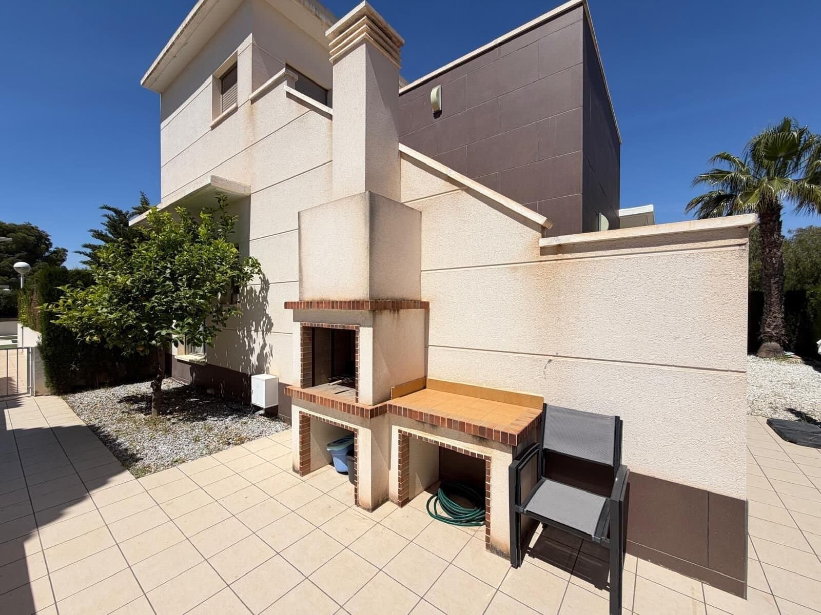 Villa de 4 Dormitorios en Doña Pepa, Rojales - 17