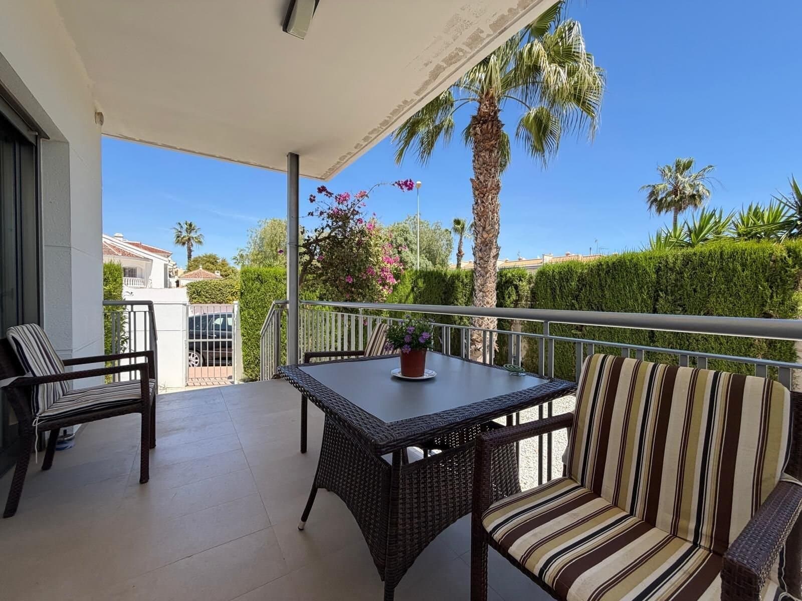 Villa de 4 Dormitorios en Doña Pepa, Rojales - 25