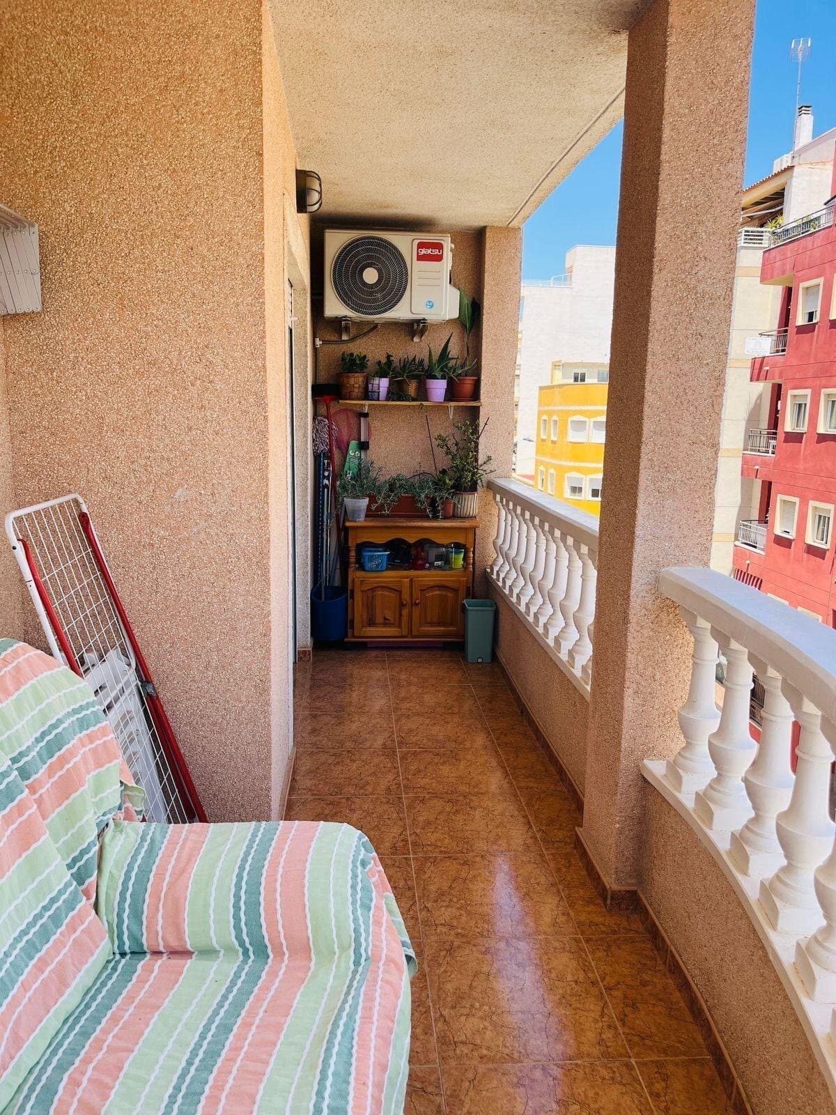 2-Bedroom Apartment in Torrevieja - 2
