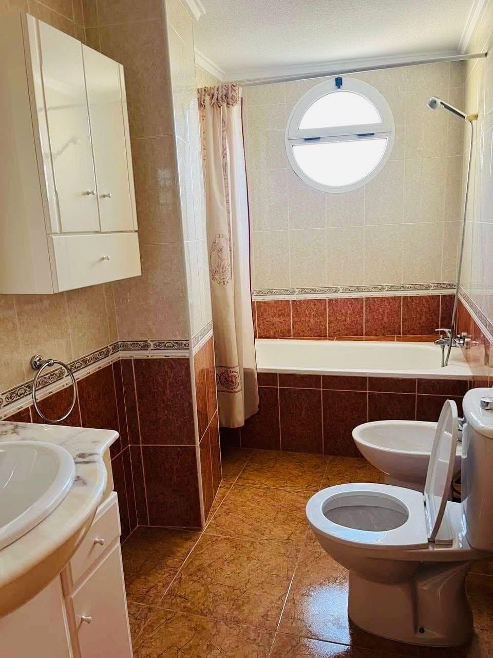 2-Bedroom Apartment in Torrevieja - 9