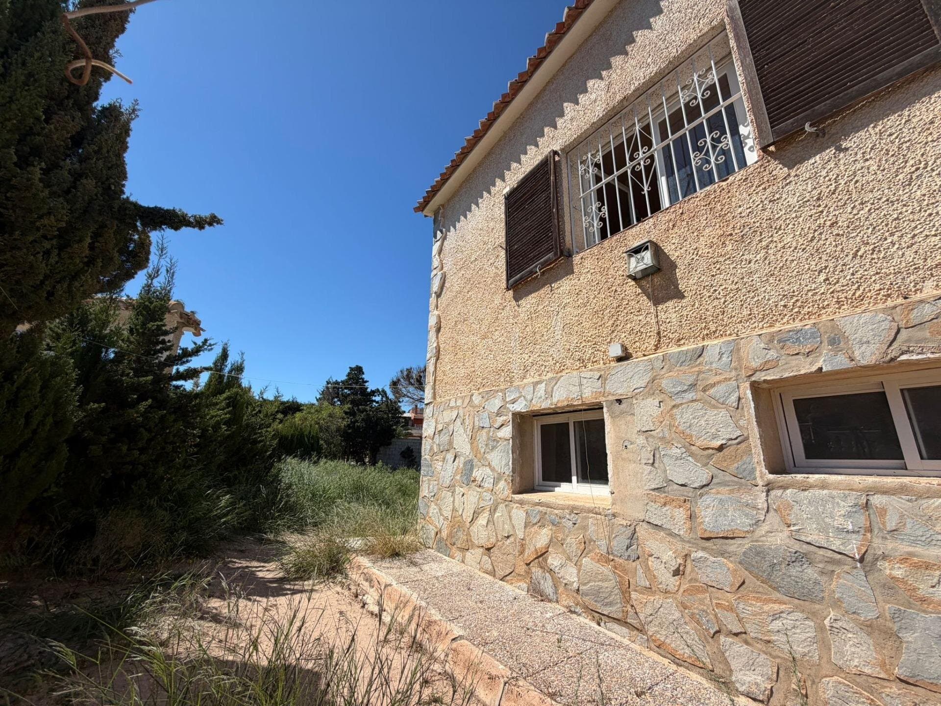 4-Bedroom Villa in La Siesta, Torrevieja