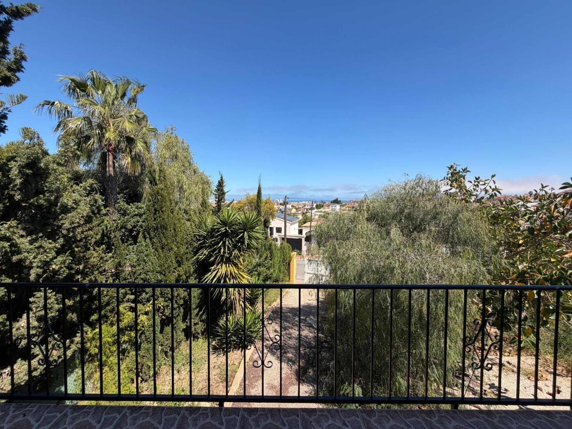 4-Bedroom Villa in La Siesta, Torrevieja - 10