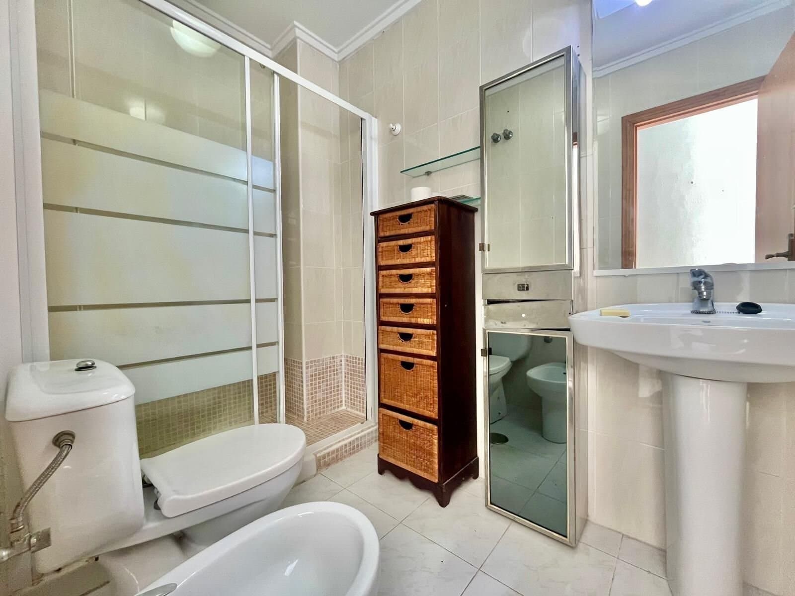 3-Bedroom Apartment in Torrevieja, Torrevieja - 12