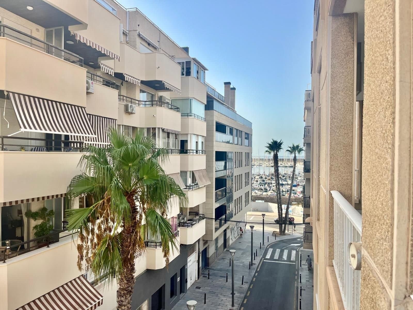 3-Bedroom Apartment in Torrevieja, Torrevieja - 4