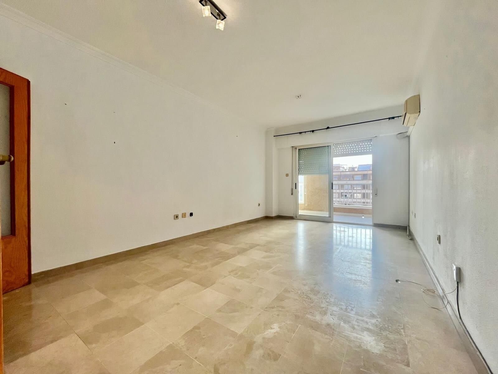 3-Bedroom Apartment in Torrevieja, Torrevieja - 7