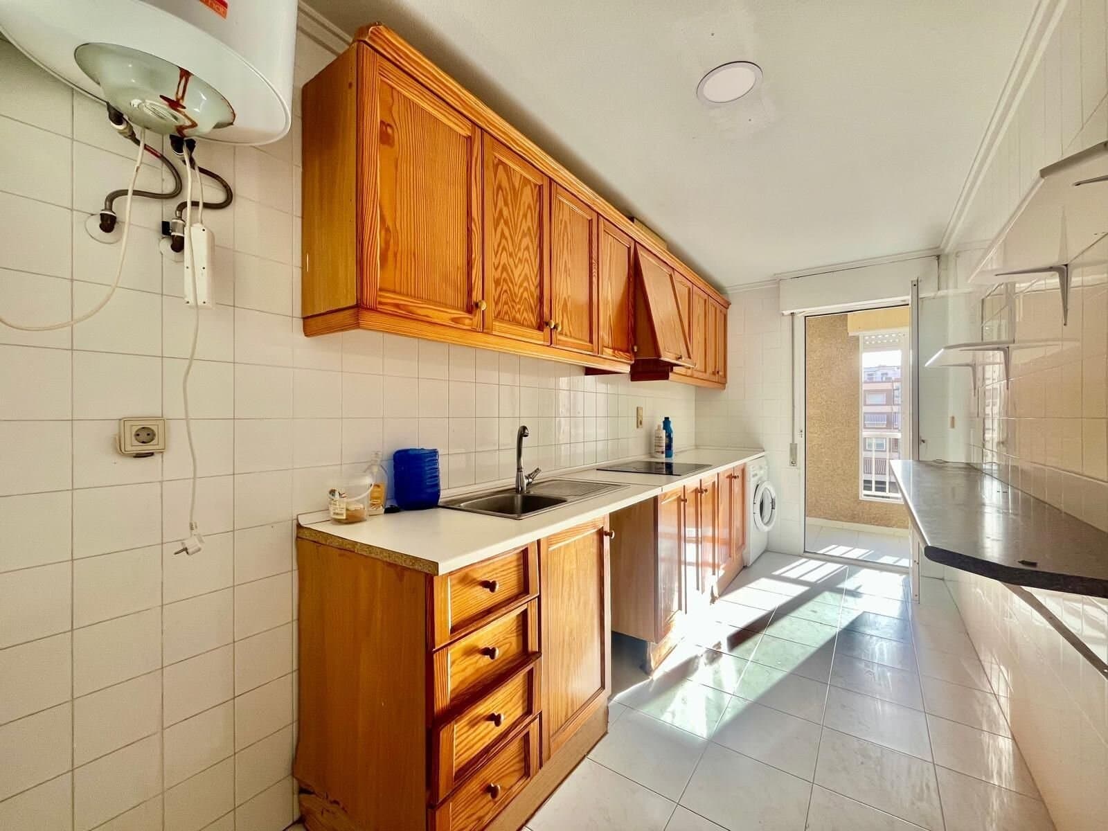 3-Bedroom Apartment in Torrevieja, Torrevieja - 8