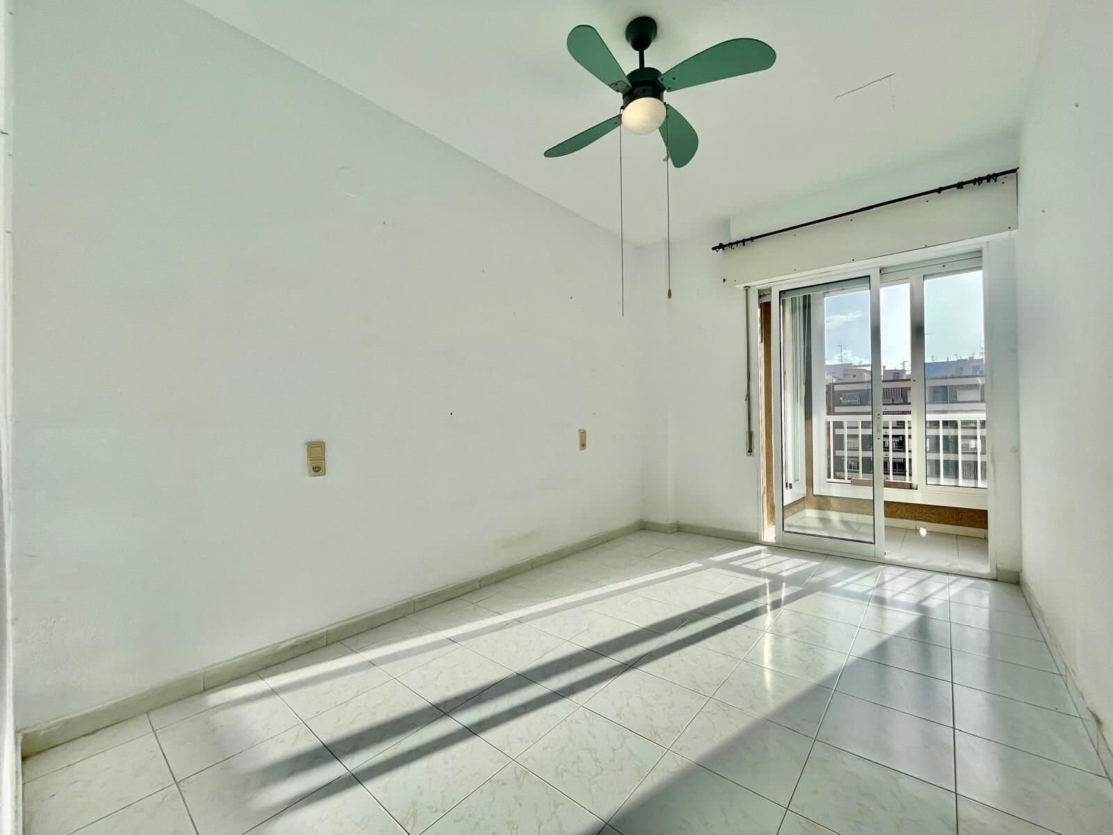 3-Bedroom Apartment in Torrevieja, Torrevieja - 9