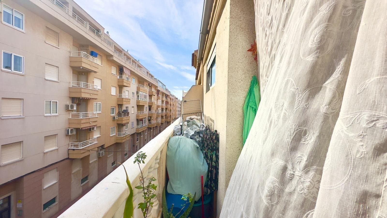 2-Bedroom Penthouse in Estacion de Autobuses, Torrevieja - 25