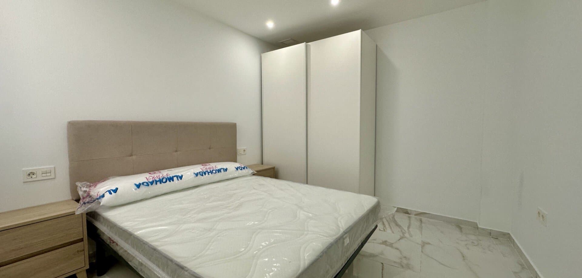 2-Bedroom Apartment in Torrevieja - 13