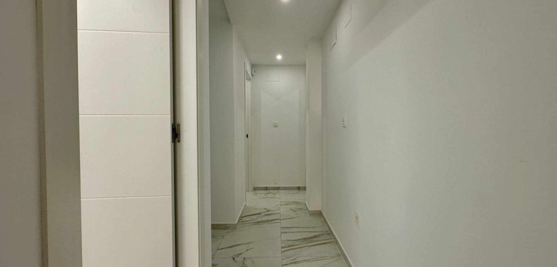2-Bedroom Apartment in Torrevieja - 15