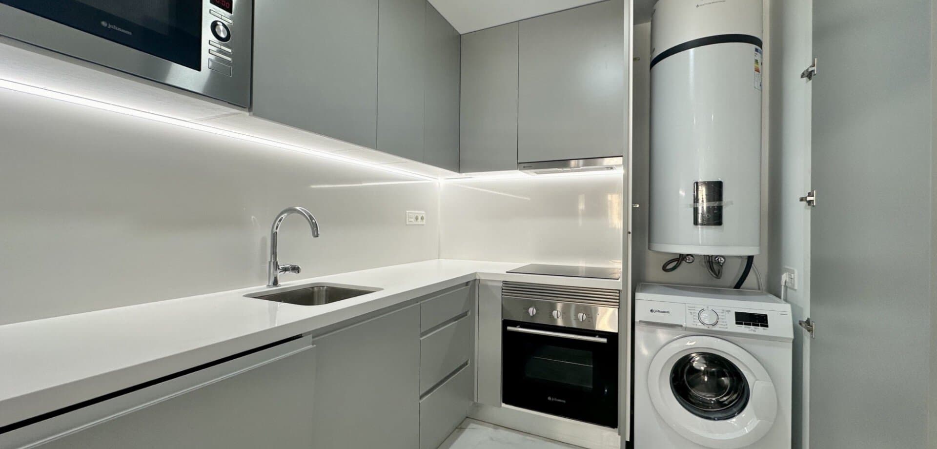 2-Bedroom Apartment in Torrevieja - 21