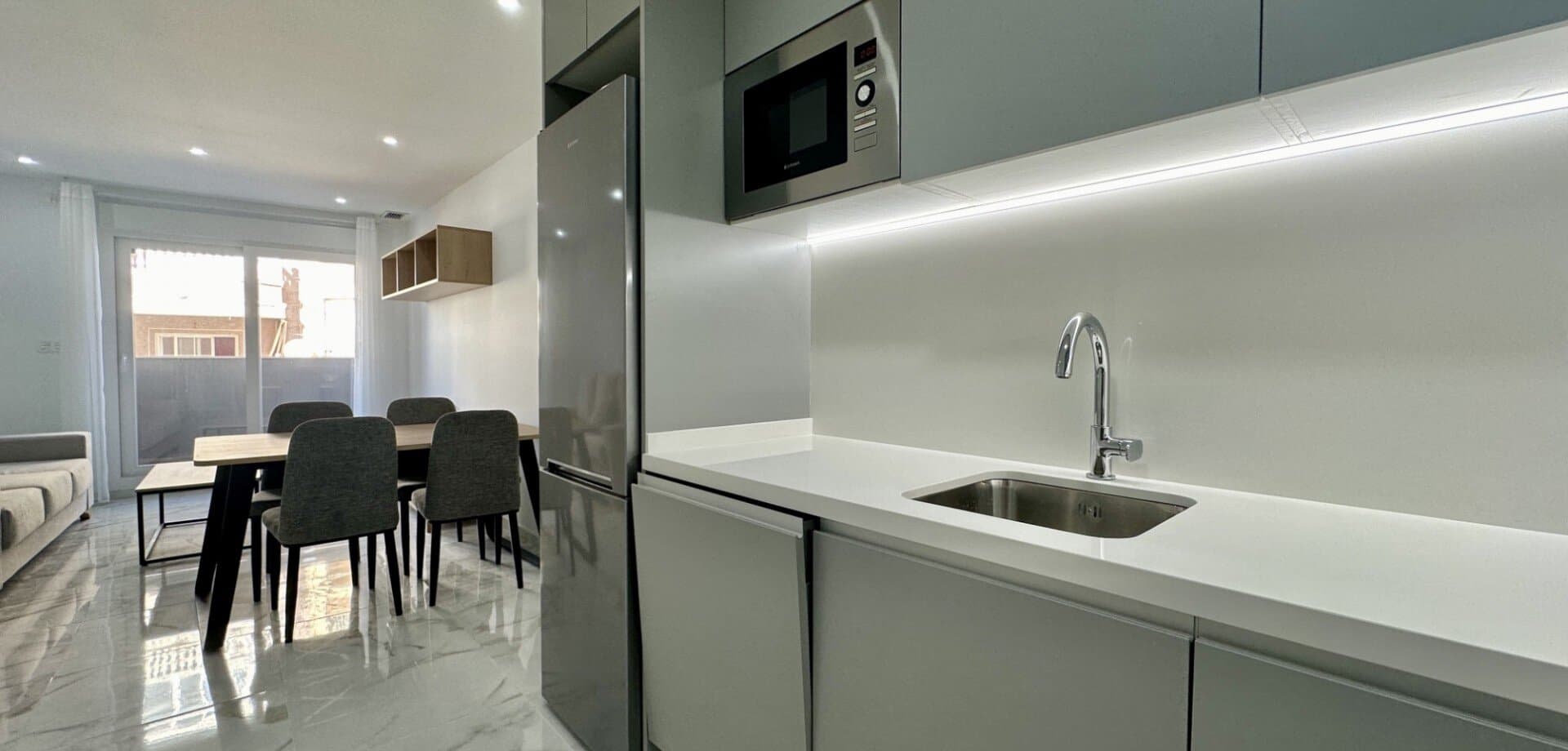 2-Bedroom Apartment in Torrevieja - 23