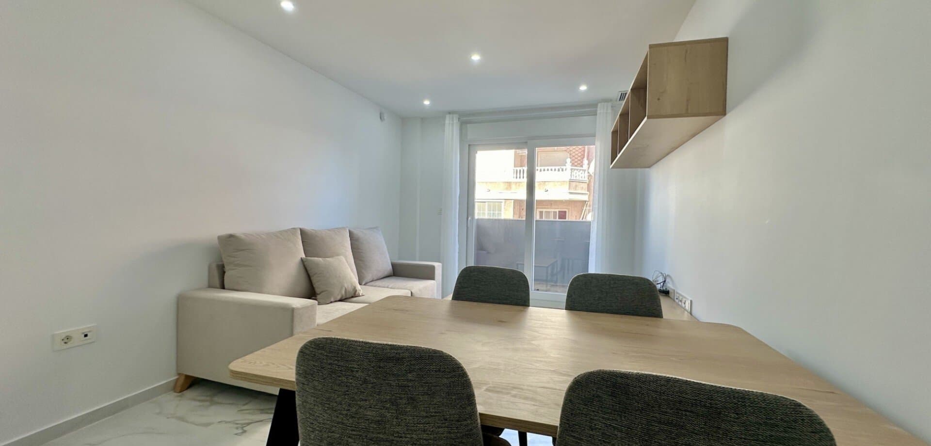 2-Bedroom Apartment in Torrevieja - 25