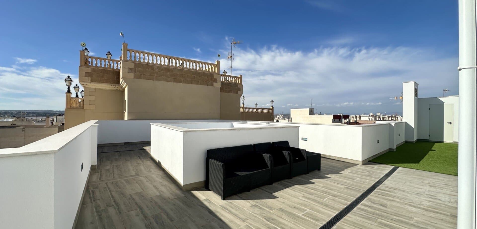 2-Bedroom Apartment in Torrevieja - 33