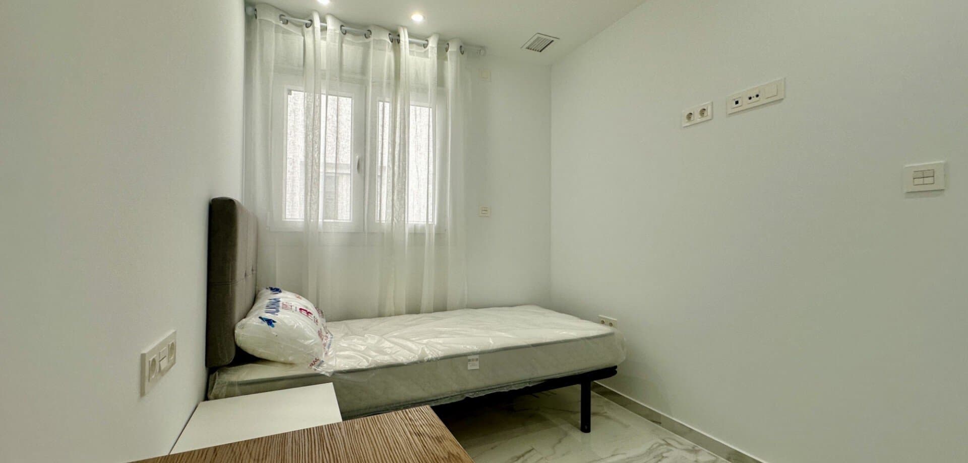 2-Bedroom Apartment in Torrevieja - 9