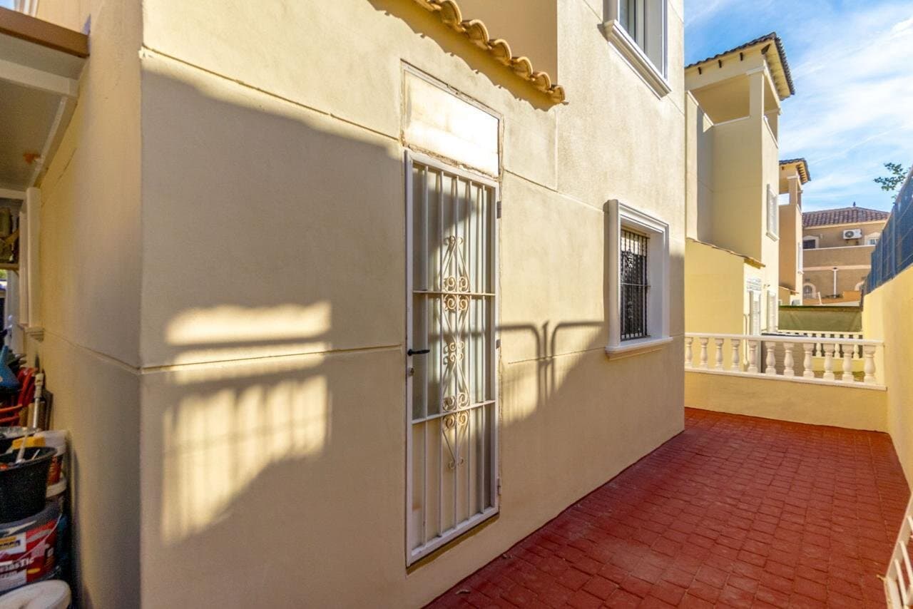 House in San Miguel de Salinas - 34