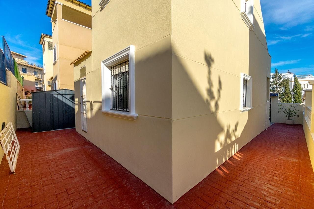 House in San Miguel de Salinas - 4