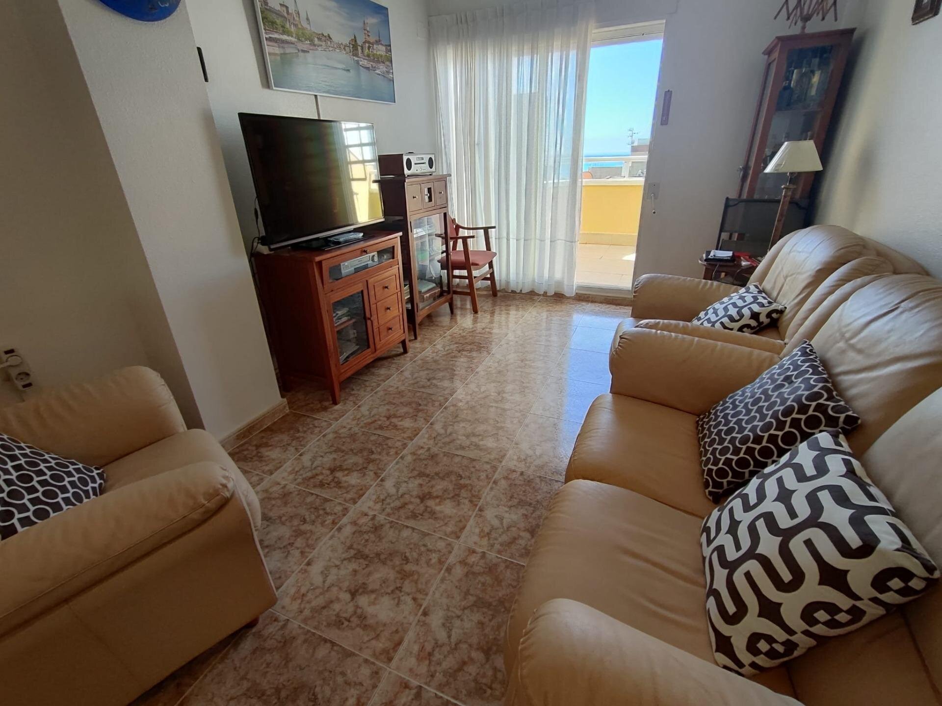 3-Bedroom Penthouse in Paseo Maritimo, Torrevieja - Image 7