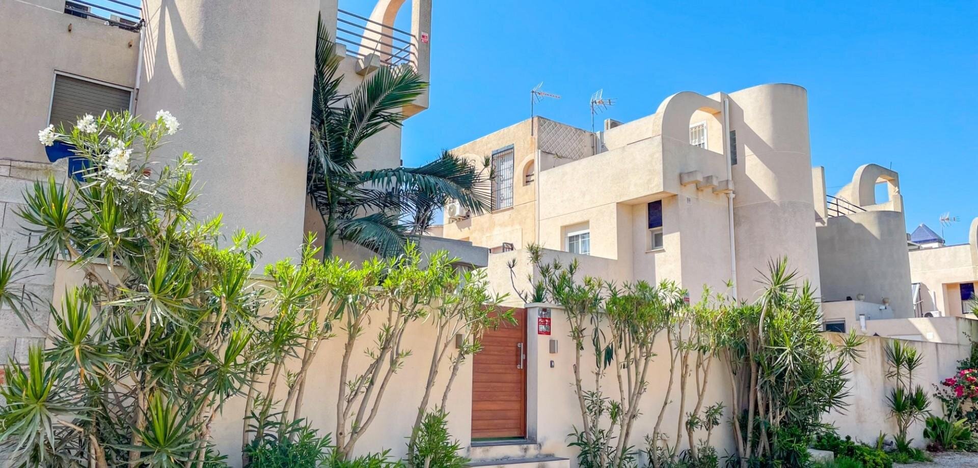 2-Bedroom House in Carrefour, Torrevieja - Image 1