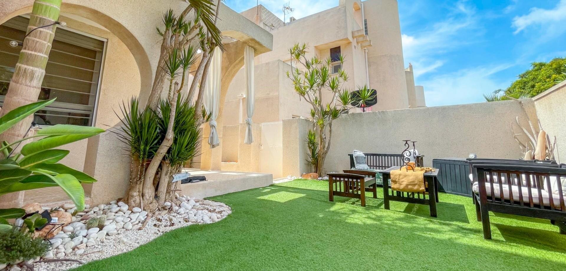 2-Bedroom House in Carrefour, Torrevieja - Image 11