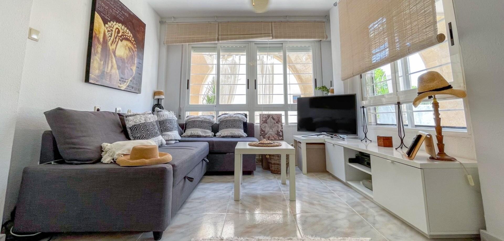 2-Bedroom House in Carrefour, Torrevieja - Image 13
