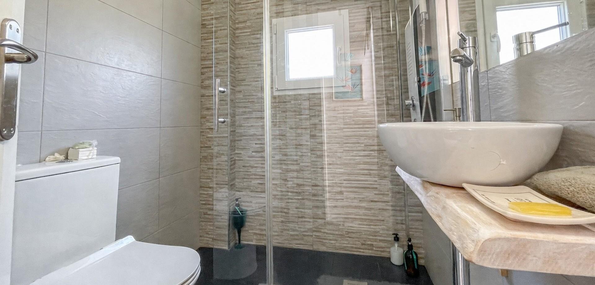 2-Bedroom House in Carrefour, Torrevieja - Image 23