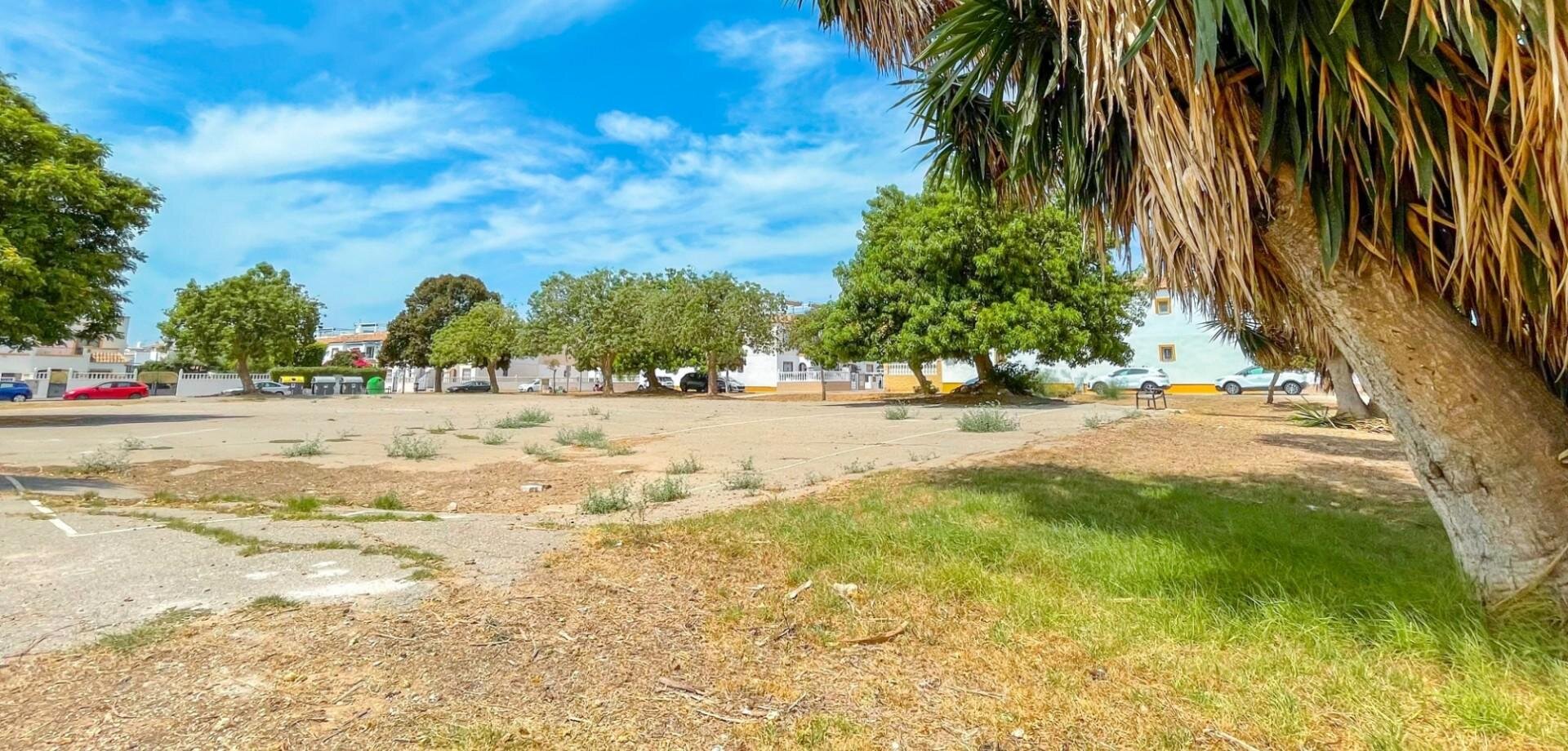 2-Bedroom House in Carrefour, Torrevieja - Image 33