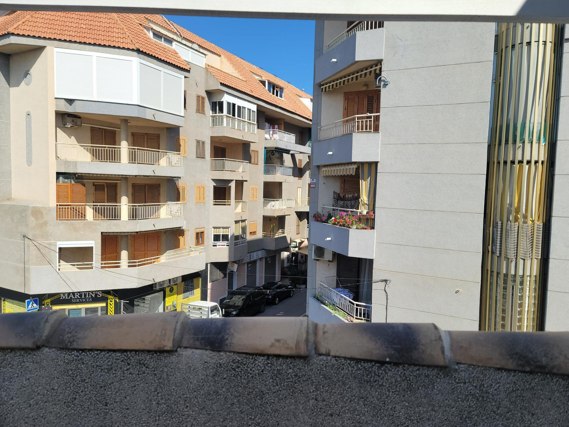 3-Bedroom Penthouse in Torrevieja - Image 10