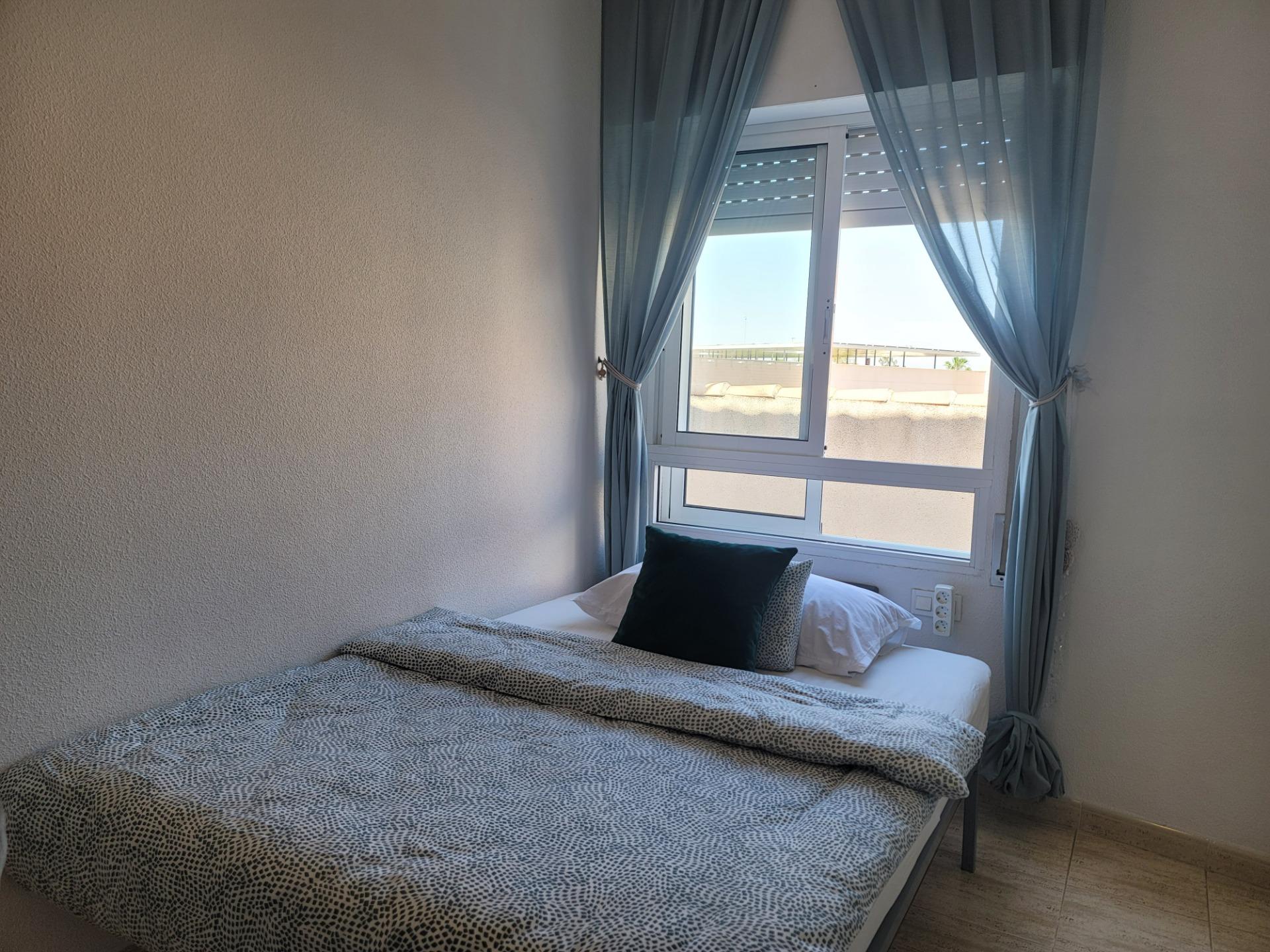 3-Bedroom Penthouse in Torrevieja - Image 19