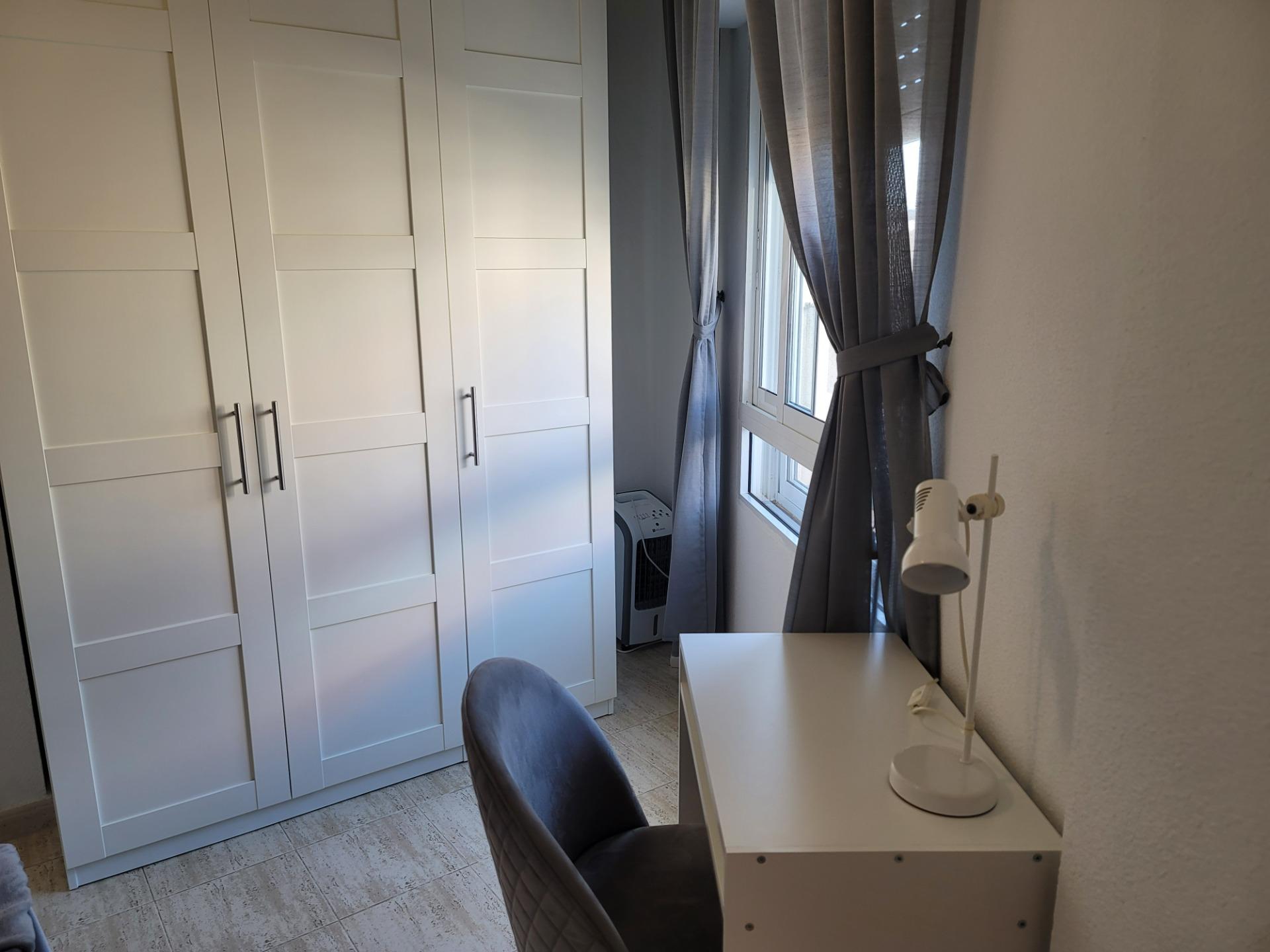 3-Bedroom Penthouse in Torrevieja - Image 22