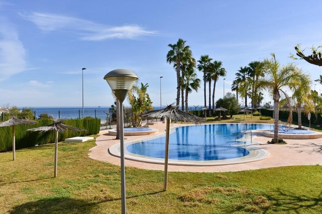 Apartamento de 2 Dormitorios en Riomar, Pilar de la Horadada - Image 3