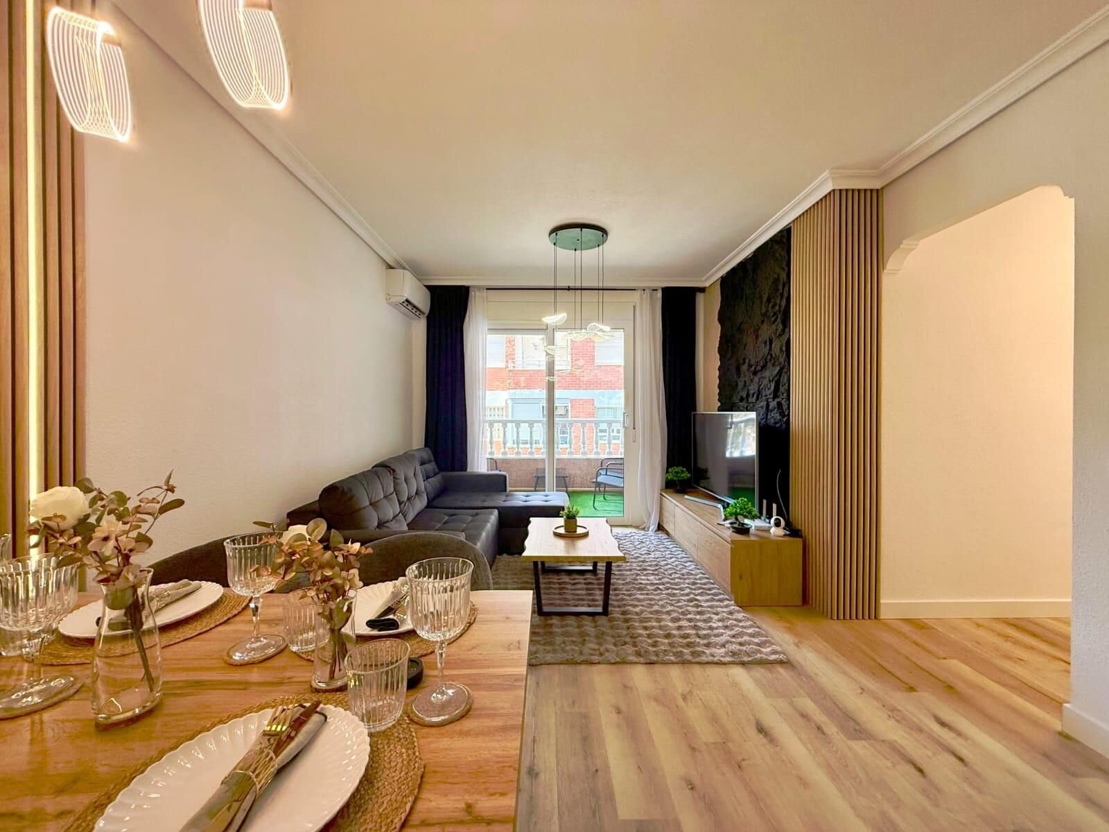 2-Bedroom Apartment in Estacion de Autobuses, Torrevieja - Image 12