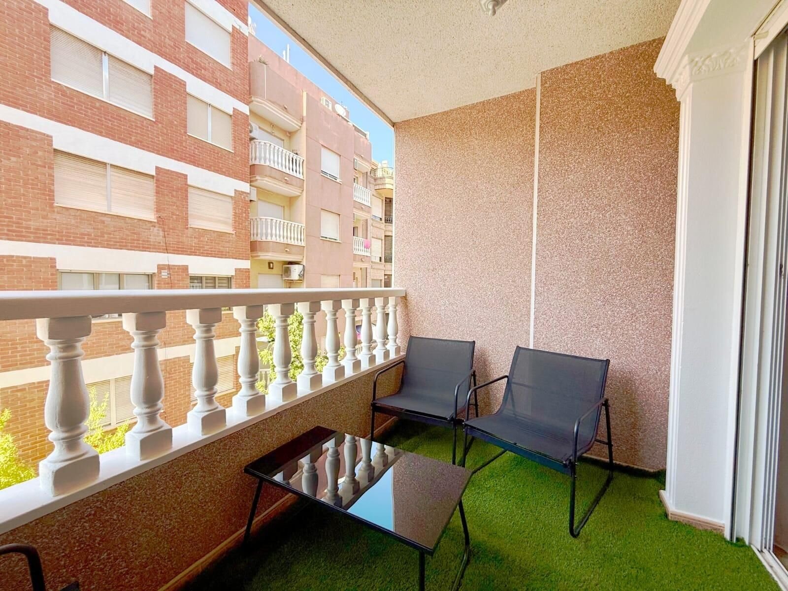2-Bedroom Apartment in Estacion de Autobuses, Torrevieja - Image 16
