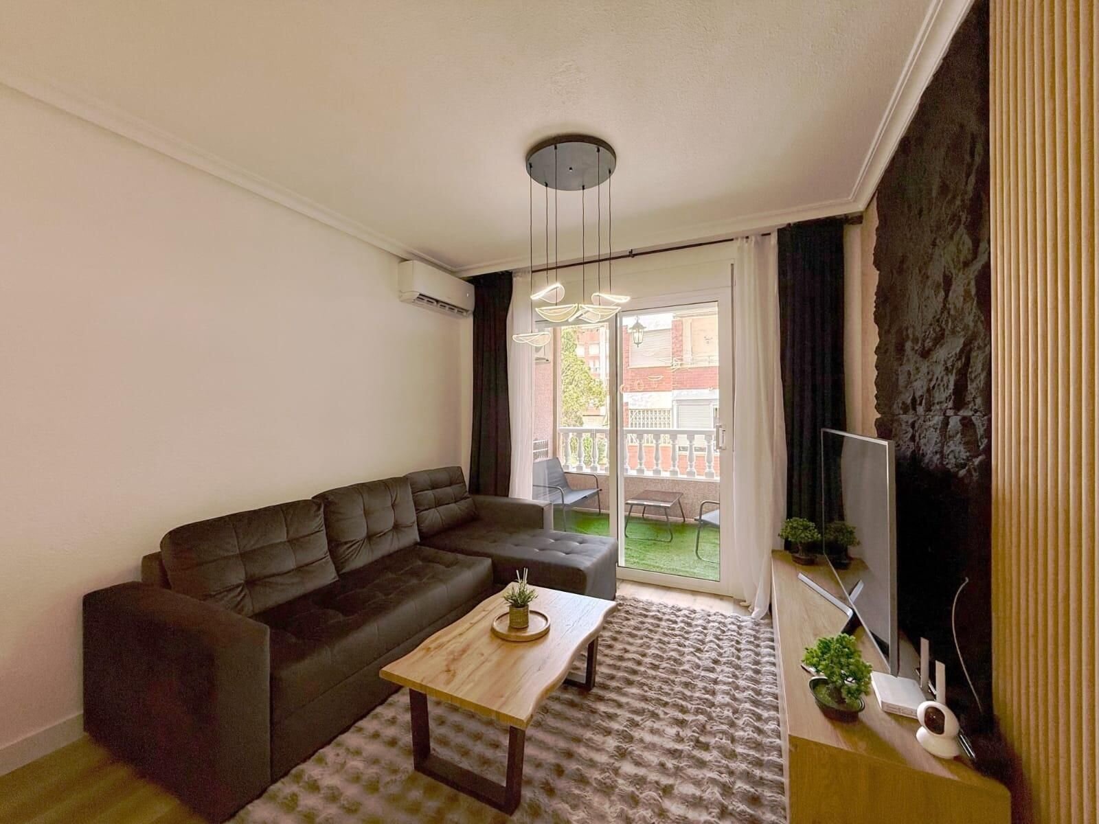 2-Bedroom Apartment in Estacion de Autobuses, Torrevieja - Image 18