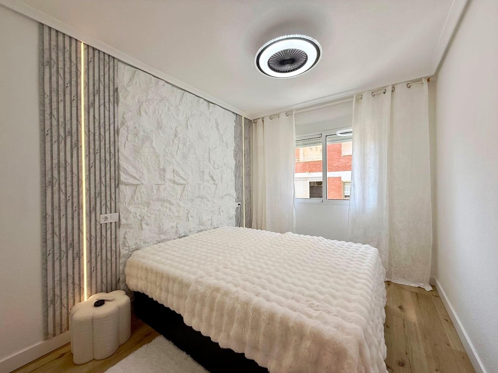 2-Bedroom Apartment in Estacion de Autobuses, Torrevieja - Image 20