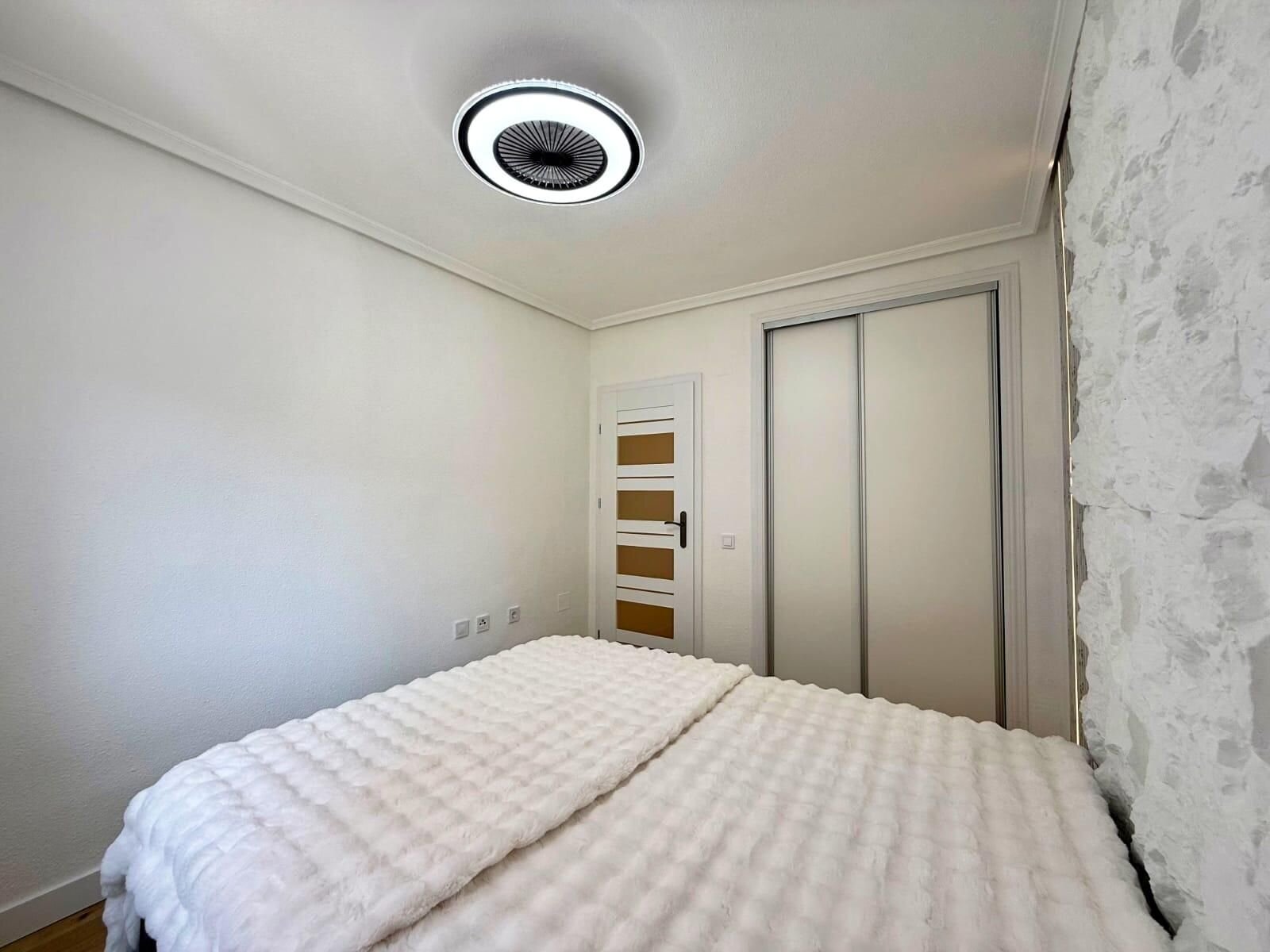 2-Bedroom Apartment in Estacion de Autobuses, Torrevieja - Image 22