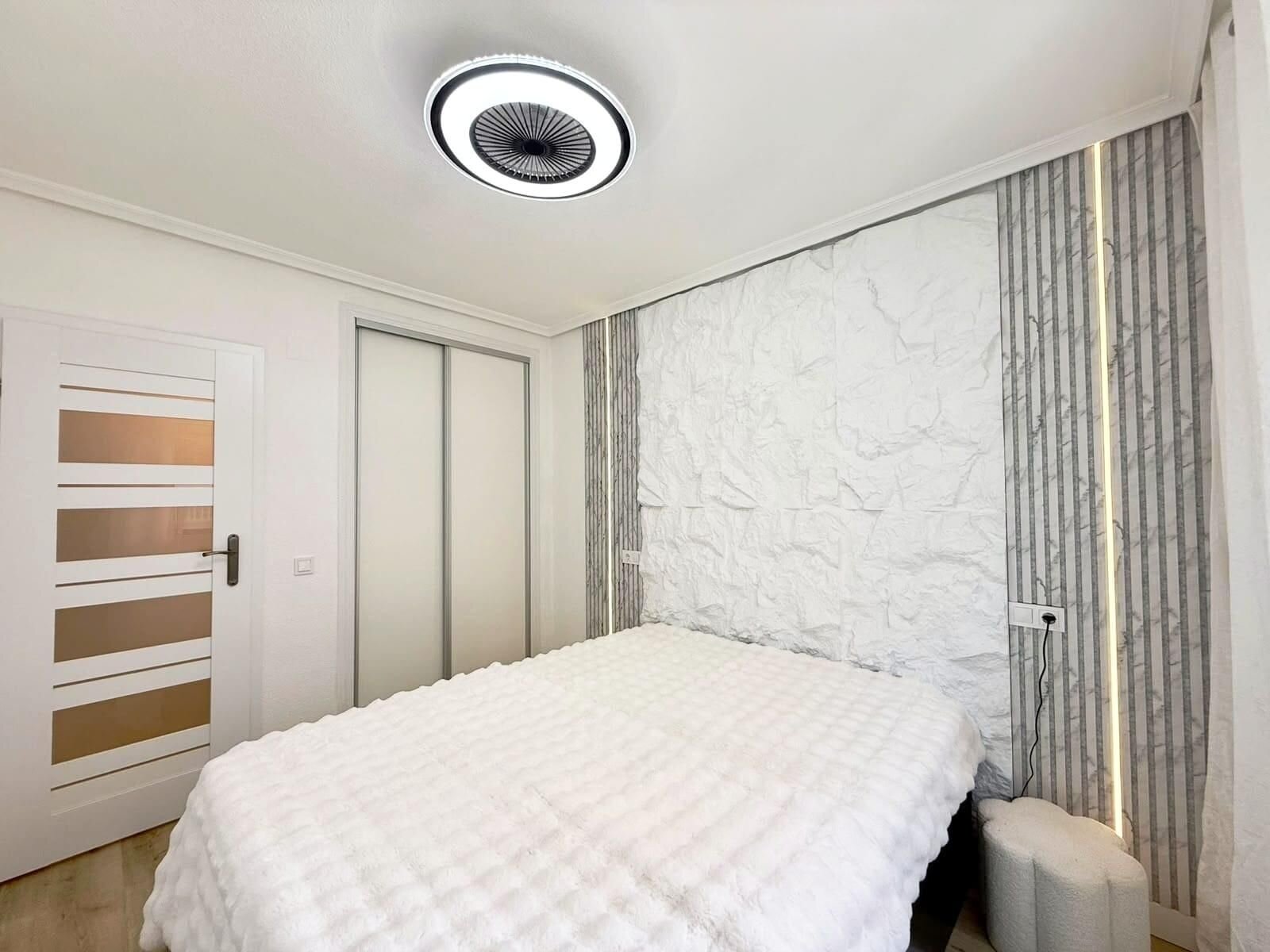 2-Bedroom Apartment in Estacion de Autobuses, Torrevieja - Image 23