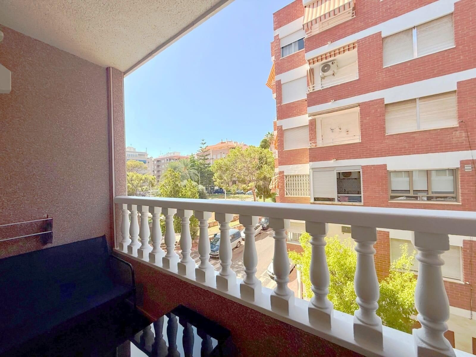2-Bedroom Apartment in Estacion de Autobuses, Torrevieja - Image 24