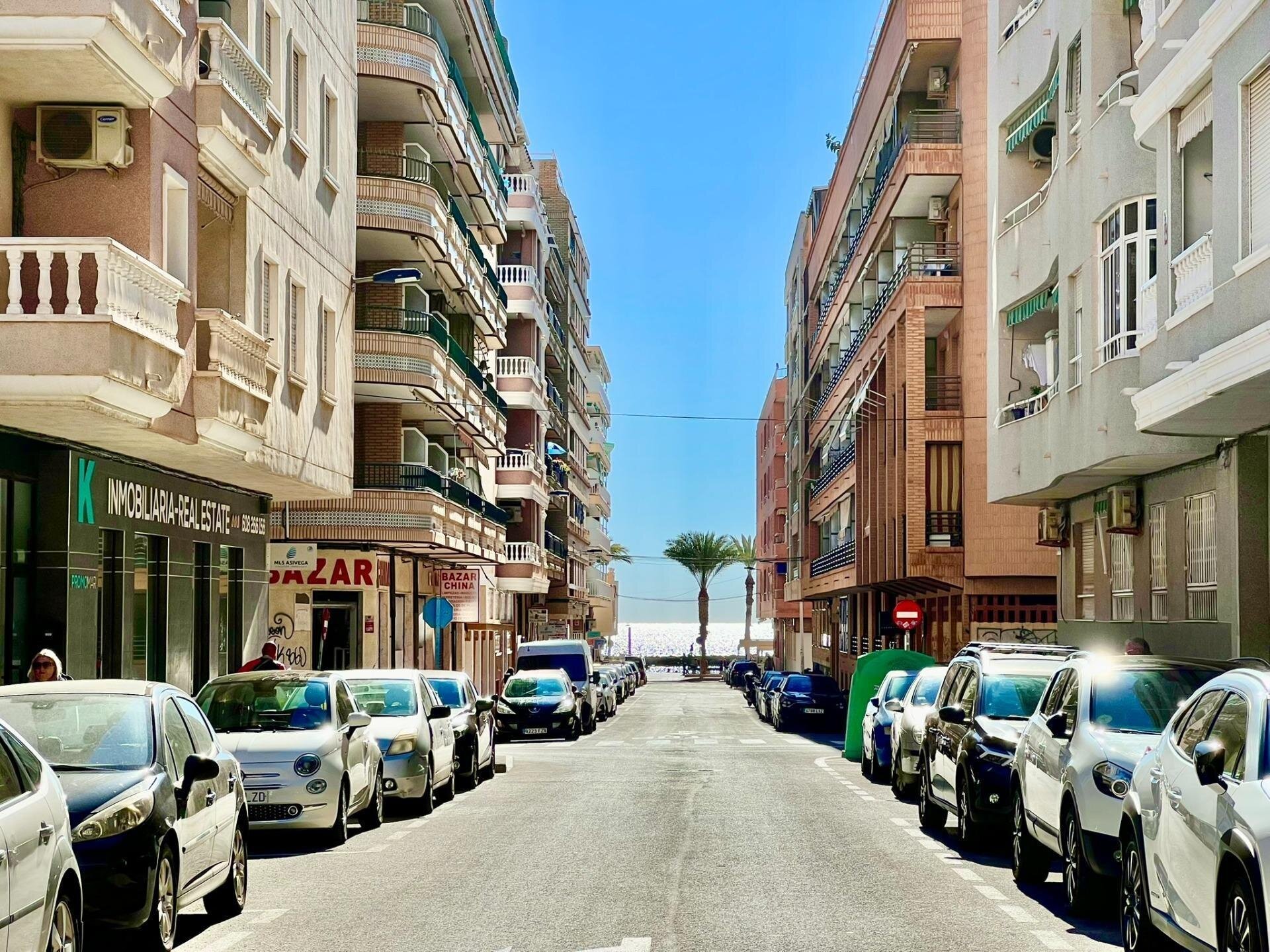 2-Bedroom Apartment in Estacion de Autobuses, Torrevieja - Image 32