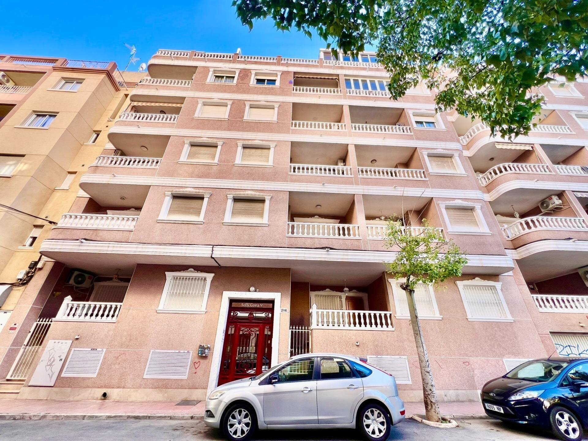 2-Bedroom Apartment in Estacion de Autobuses, Torrevieja - Image 34