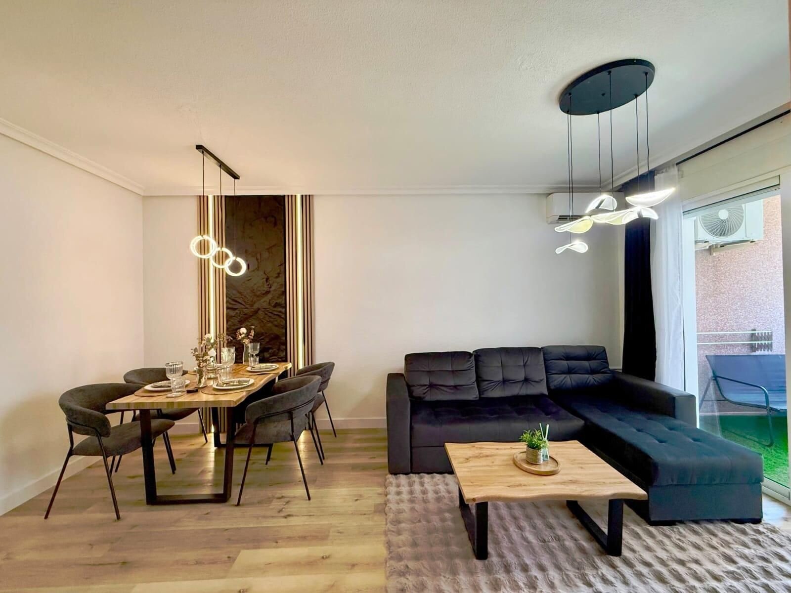 2-Bedroom Apartment in Estacion de Autobuses, Torrevieja - Image 7