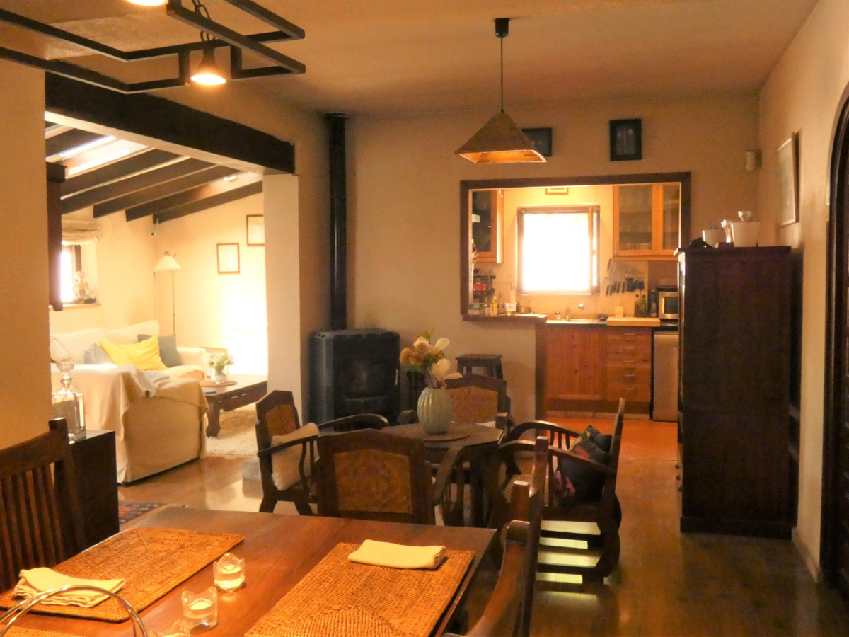 2-Bedroom Detached House in  Altea - Image 10