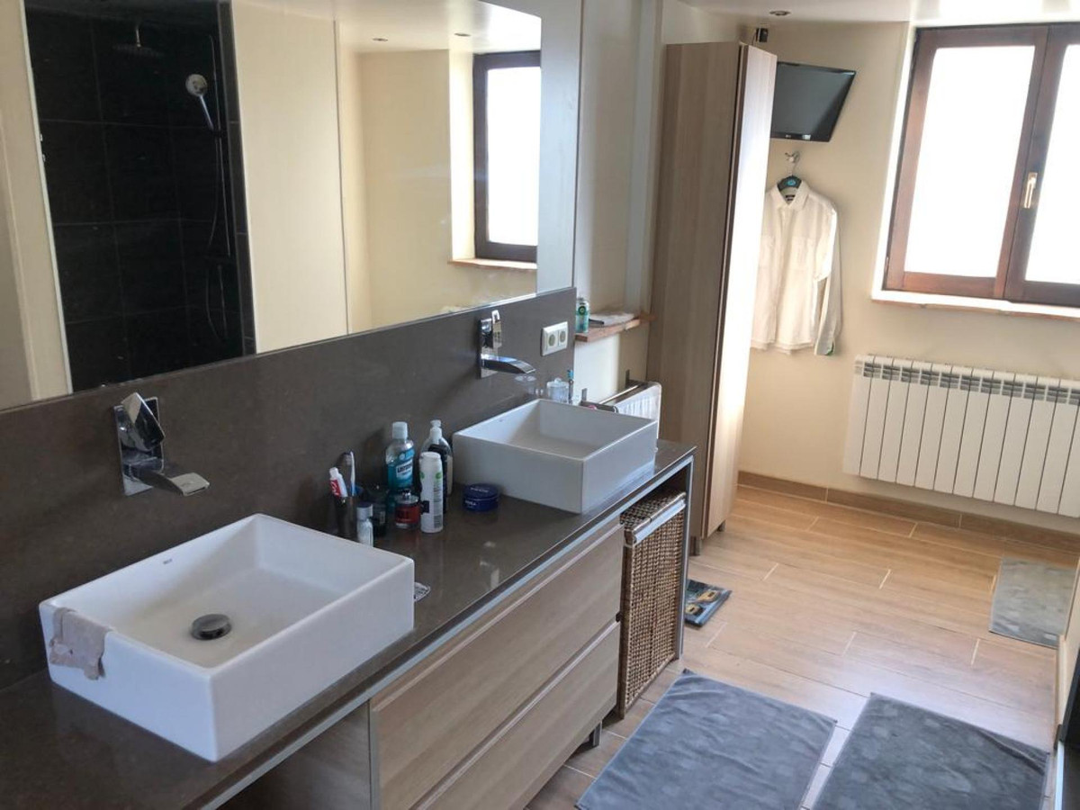 2-Bedroom Detached House in  Altea - Image 19