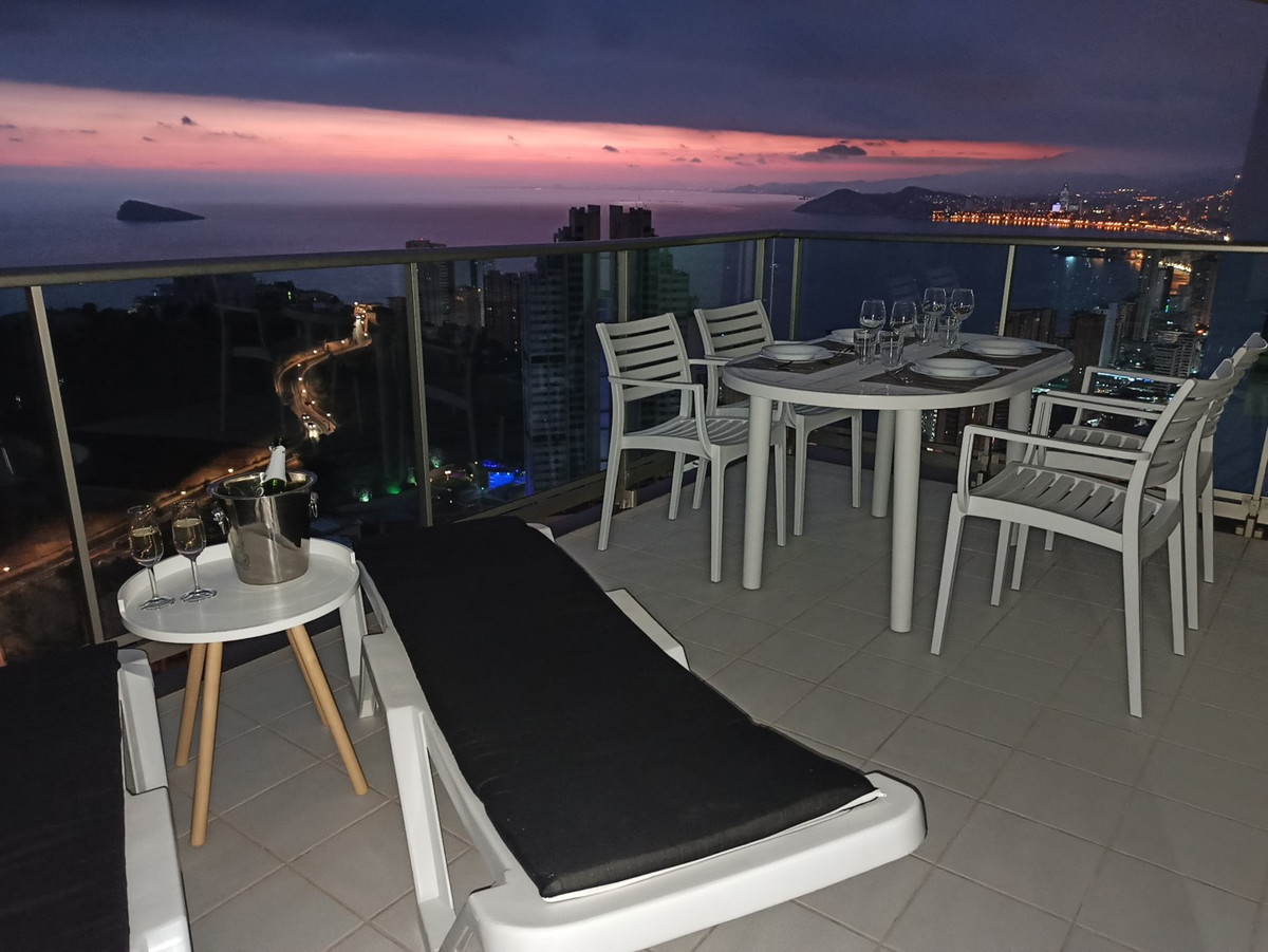 2-Bedroom Ground Floor Apartment in  Benidorm | Sunny Cas... - Image 12