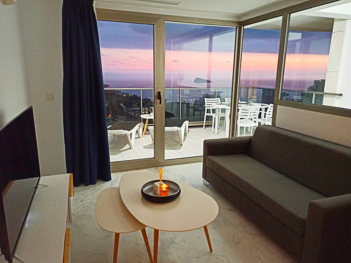 2-Bedroom Ground Floor Apartment in  Benidorm | Sunny Cas... - Image 4