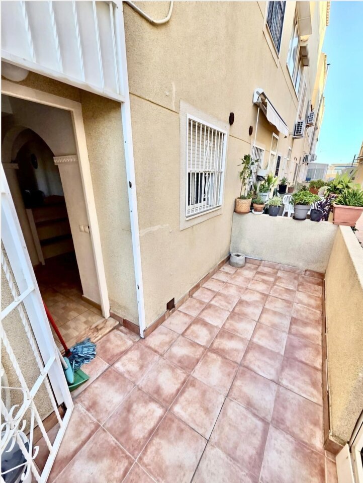 3-Bedroom House in La Zenia, Orihuela Costa - Image 8
