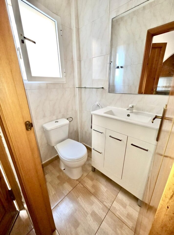 3-Bedroom House in La Zenia, Orihuela Costa - Image 9