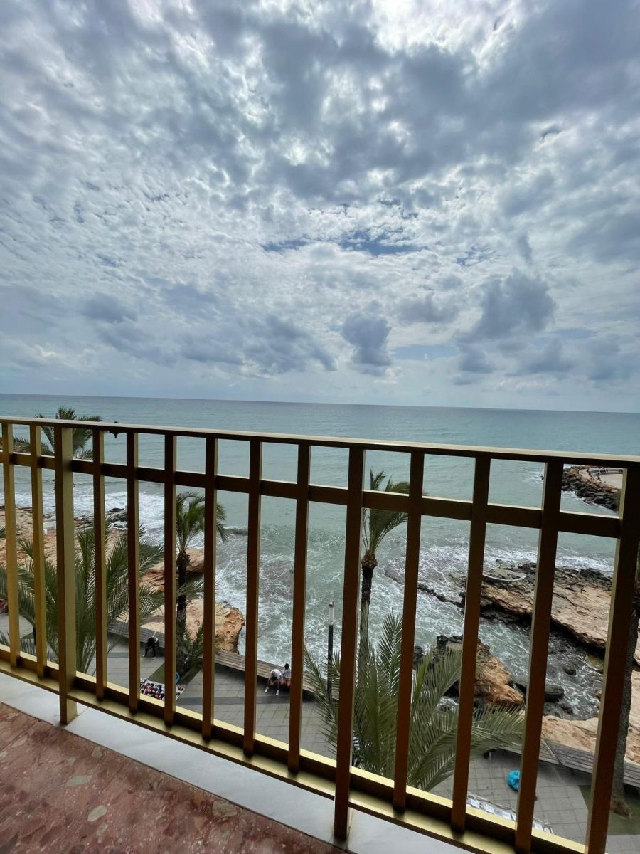 4-Bedroom Apartment in Torrevieja - Image 11